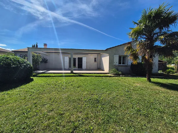 Foix.Maison T 5 de 145 m2 plain pied avec terrain de 801 m²