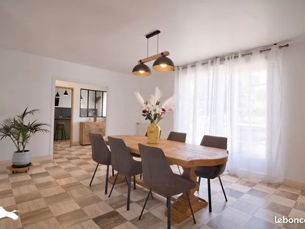 Maison 6 pièces 144 m²