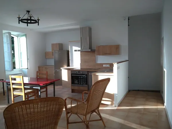 Moussac, Appartement de type 3 avec climatisation