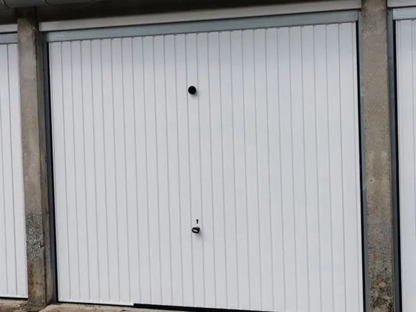 À louer garage fermé