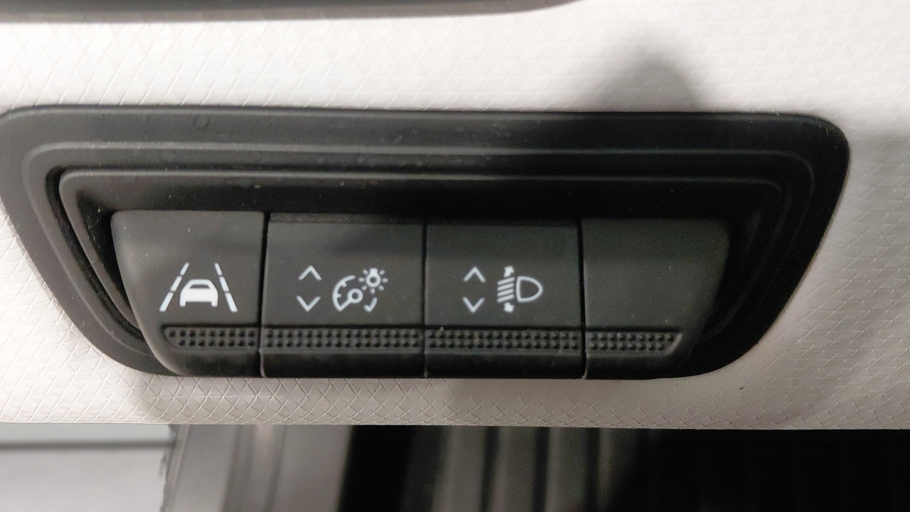 Renault Clio TCe 90 — photo 20