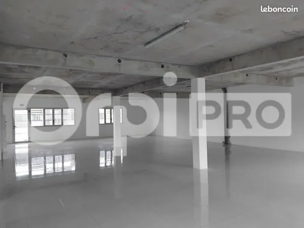 Bureau 194 m²