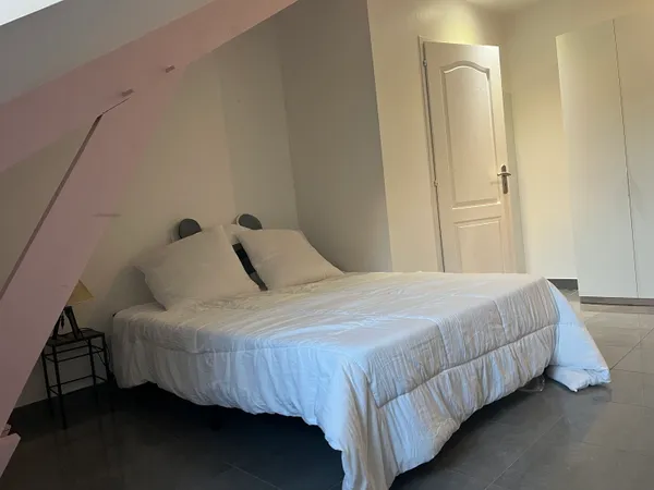 Propose chambre meublée 13 m2 en colocation - RER A Bry-sur-Marne