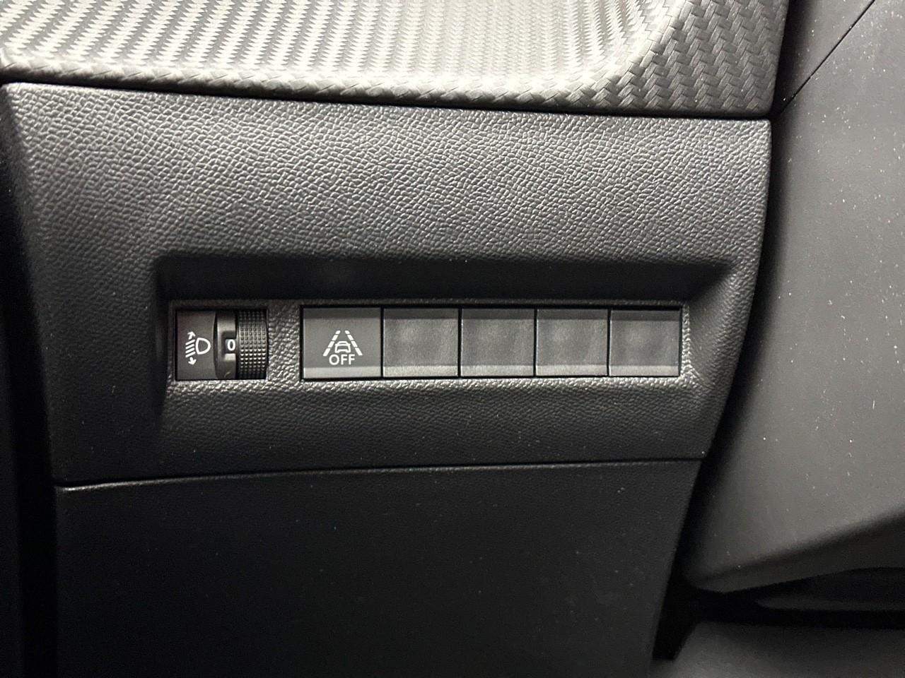 Peugeot 2008 puretech 100 s&s bvm6 style — photo 18