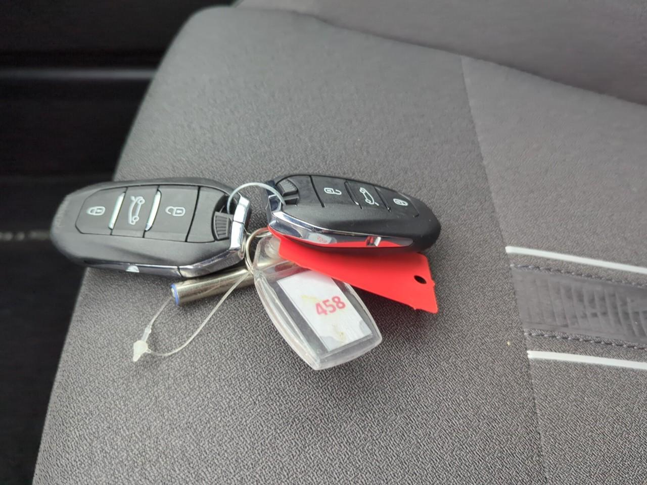 Opel Astra sports tourer 1.2 turbo 130 ch bva8 gs — photo 25