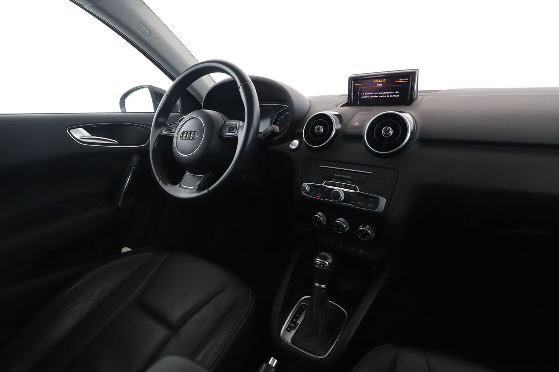 Audi A1 Sportback 1.4 TFSI Ambition Luxe S Tronic — photo 12