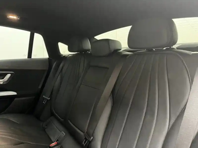 Mercedes Classe E berline 300 amg line — photo 20