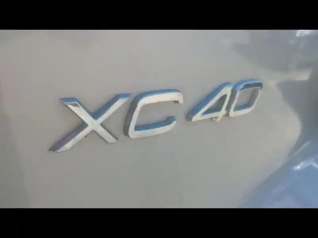 Volvo Xc40 t5 recharge 180 + 82ch ultimate dct 7 — photo 11
