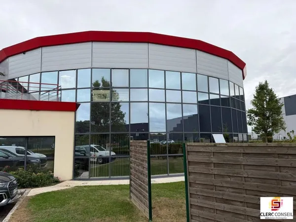 Local d'activité 97 m²