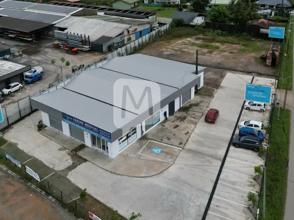 Dpt Guyane (973), à louer MATOURY local commercial de 113 m² situé au RDC