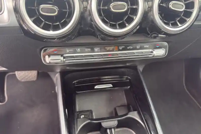 Mercedes Glb 200 7g-dct — photo 25
