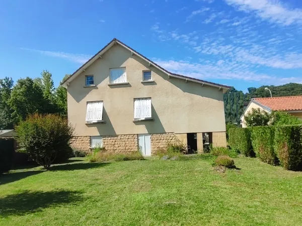 A SAISIR LALINDE CENTRE ! CHARMANTE MAISON  DE 122 MÂ² SH SITUÃ‰E