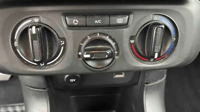 Citroën C3 puretech 82 s&amp;s bvm5 — photo 17