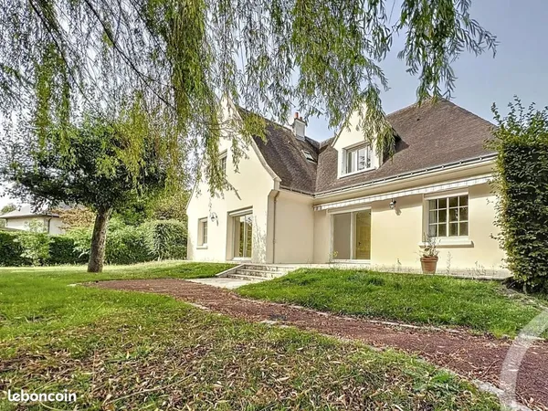 Maison familiale St Cyr sur loire