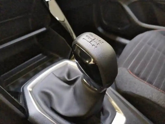 Peugeot 208 puretech 75 s&amp;s bvm5 — photo 44
