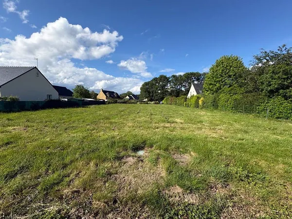 Terrain constructible 1437 m²