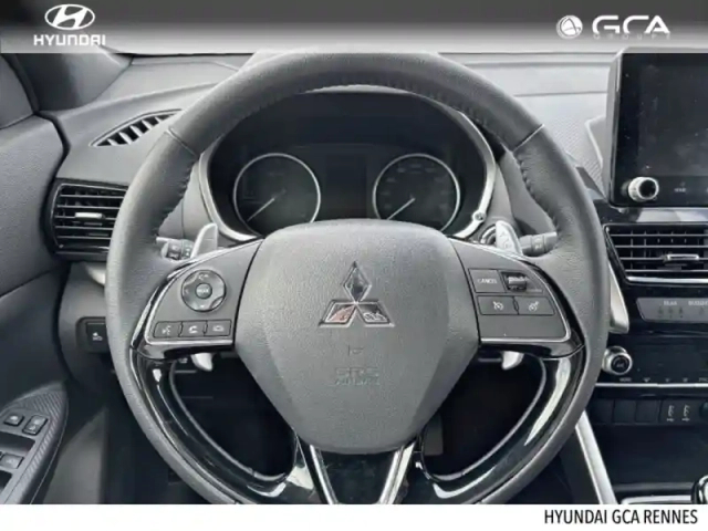Mitsubishi Eclipse cross 2.4 mivec phev 188ch business 4wd 2023 — photo 6