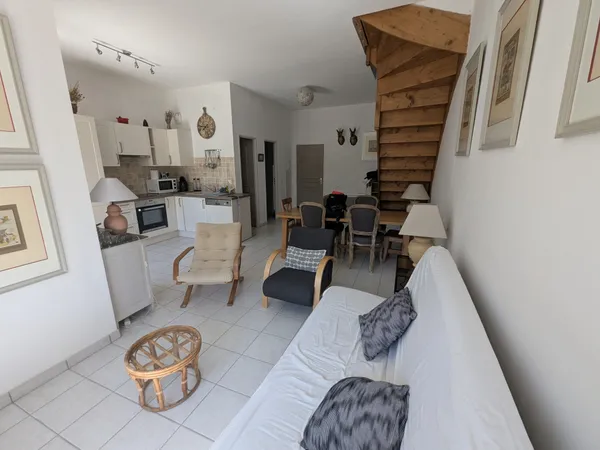 Duplex T4 lumineux avec balcons et parking privatif