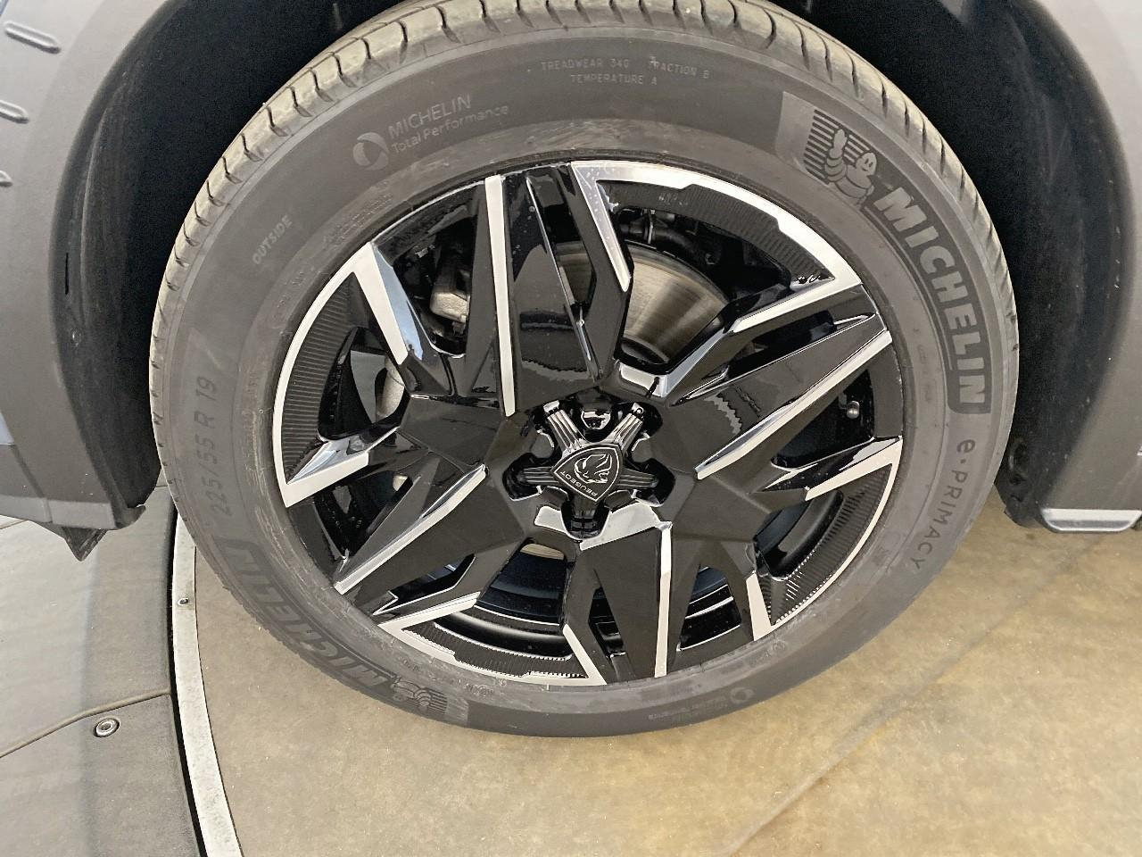 Peugeot 5008 hybrid 145 ch e-dcs6 gt — photo 11