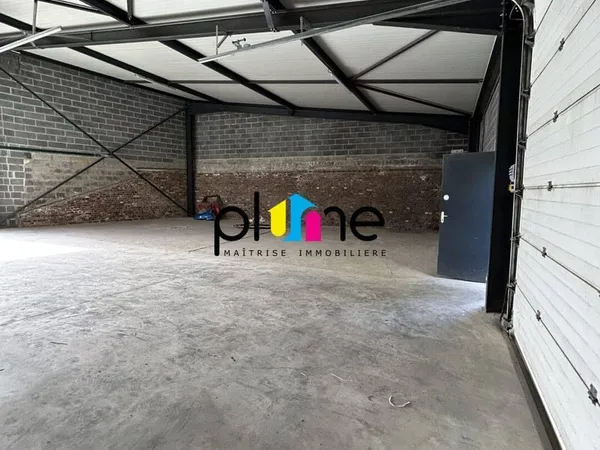 Entrepôt 150 m²