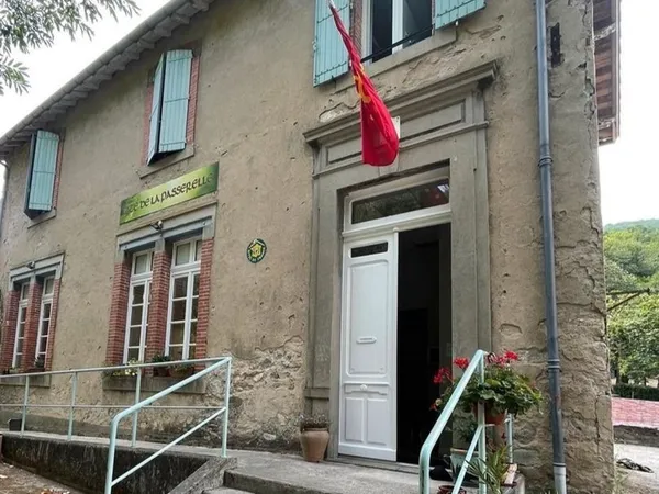 GÎTE DE GROUPE / MAISON- 7 CHAMBRES - 251 m² - TERRAIN 803 m² - HAUTPOUL