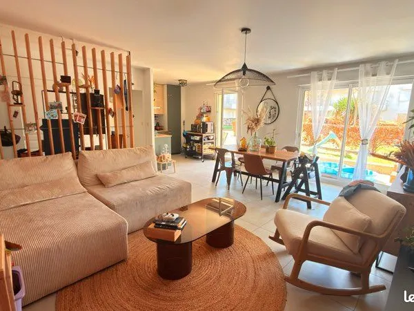 Vertou (Rousselière) - T3 65m² refait à neuf, terrasse Sud-Ouest, box - piscine copropriété