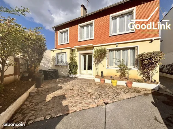 Maison 7 pièces 217 m²