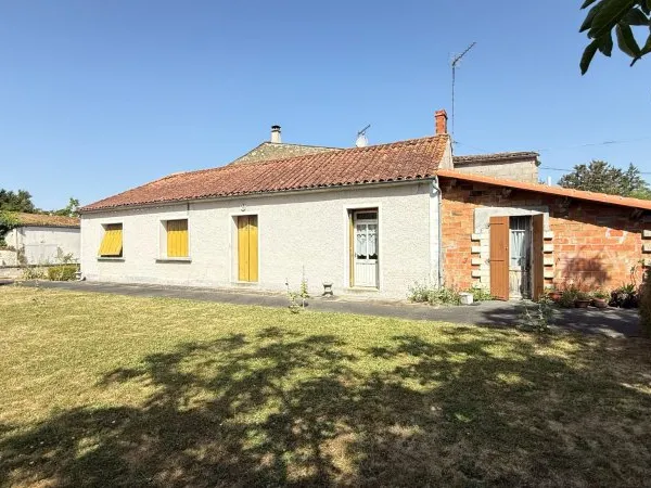 MAISON A SAINT GEORGES DE REX