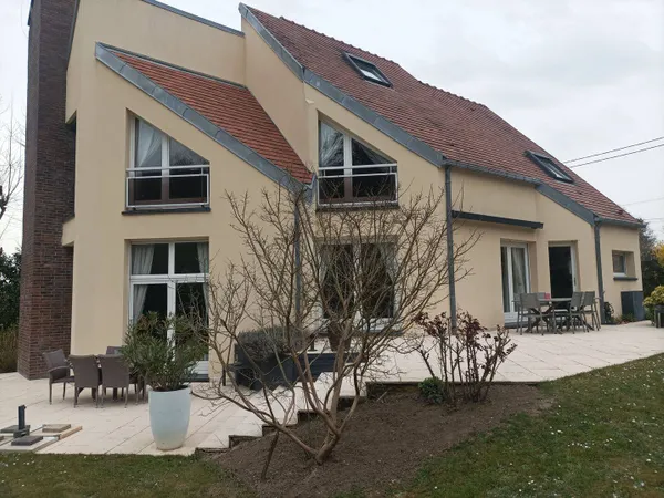 Maison 8 pièces 220 m²