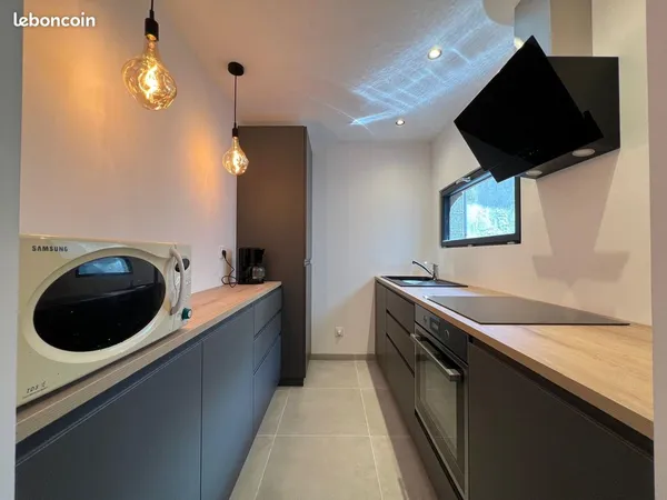 Appartement rénové de 30m² avec cour privative