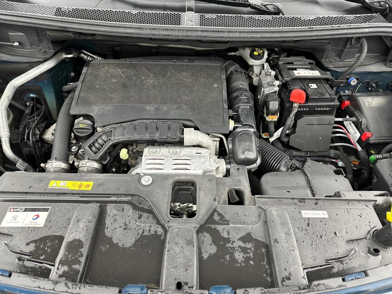Peugeot 3008 puretech 130ch s&s eat8 allure pack — photo 13