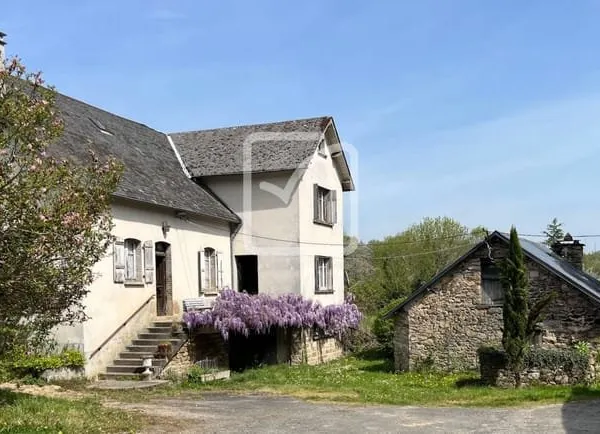 Maison de caractère + grange et four à pain- 152m2- 6 chambr