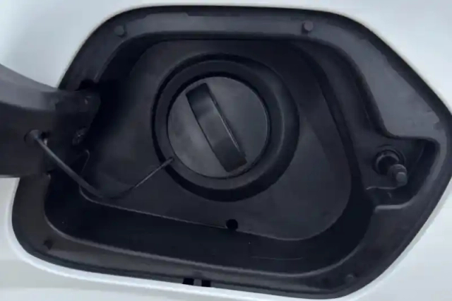 Peugeot 208 puretech 75 s&amp;s bvm5 — photo 22