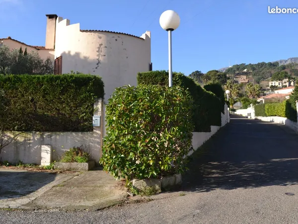 Location T2 meublé 41 m² avec parking et jardinet - Bastia
