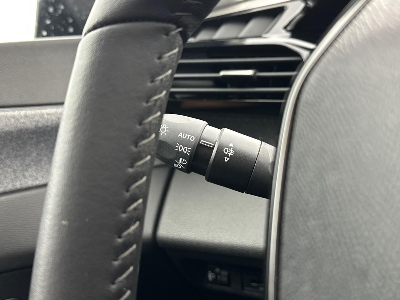 Peugeot 308 hybrid 145 e-dcs6 allure — photo 20