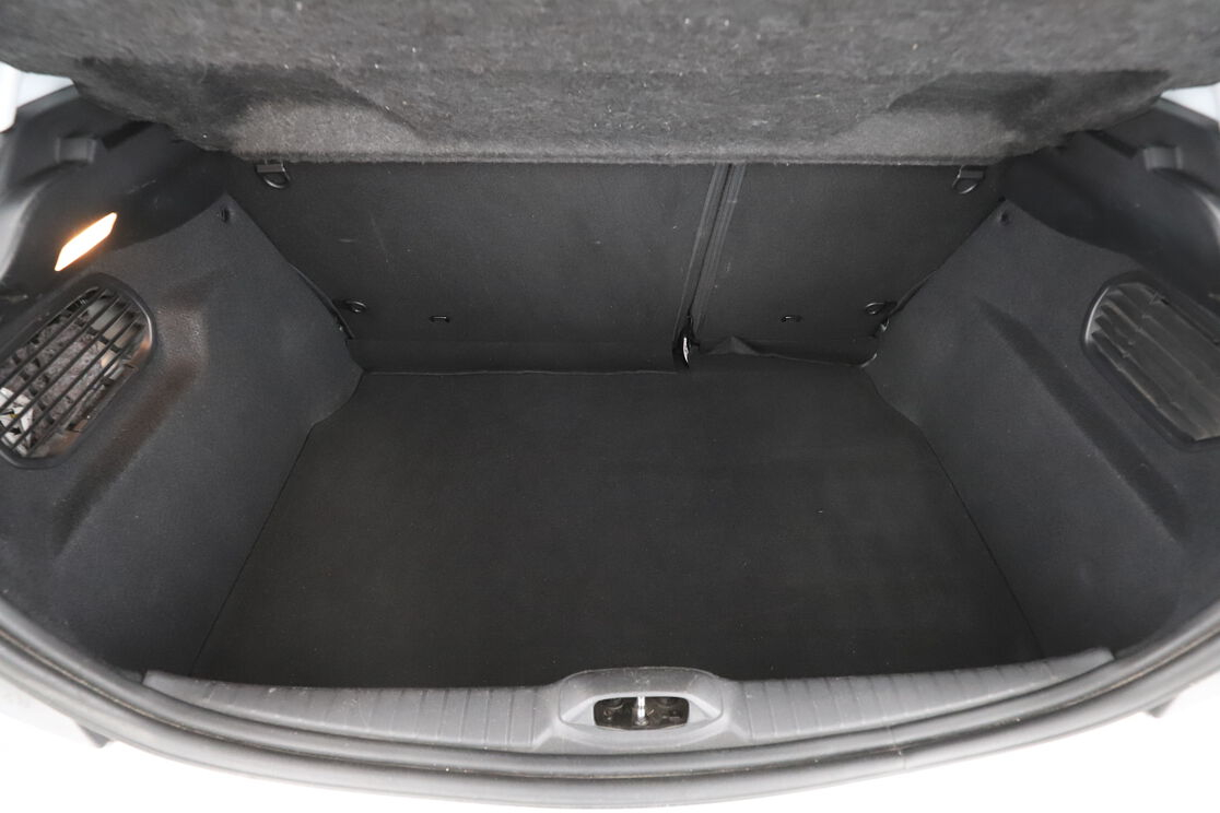 Peugeot 208 1.2 PureTech Allure — photo 16