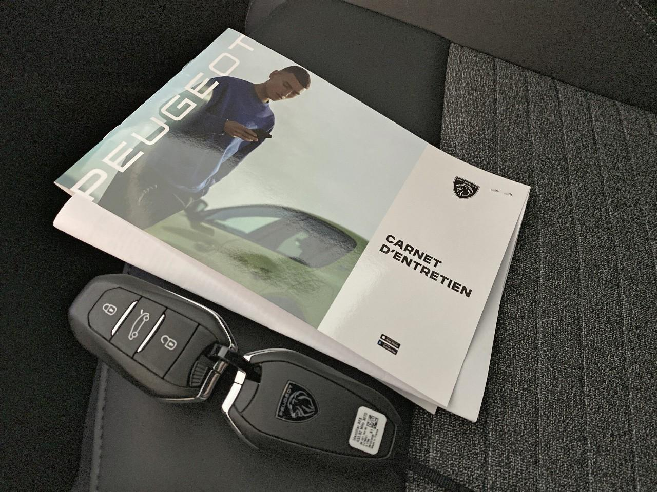 Peugeot 3008 hybrid 145 e-dcs6 allure — photo 18