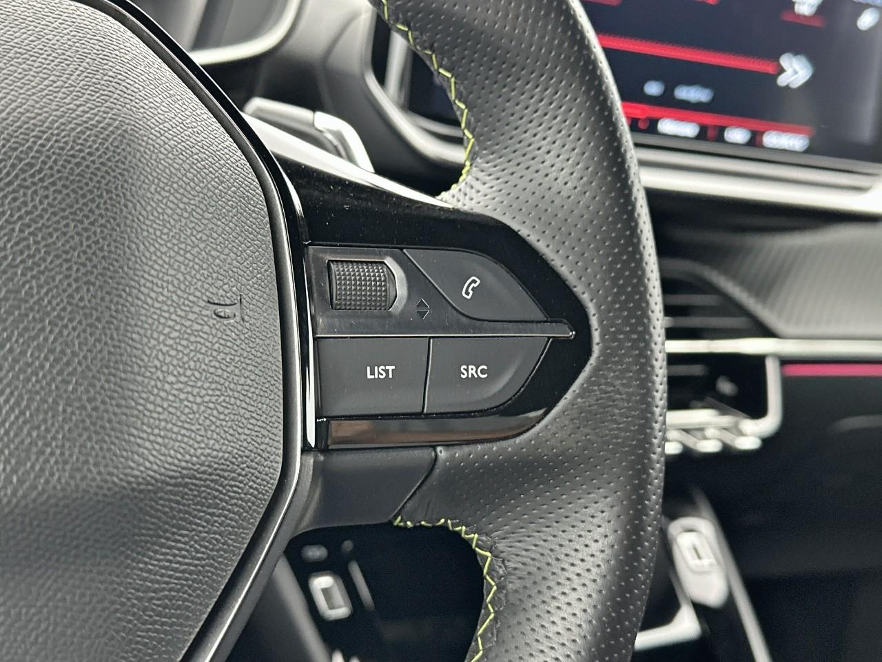 Peugeot 2008 puretech 130 s&s eat8 gt pack — photo 19