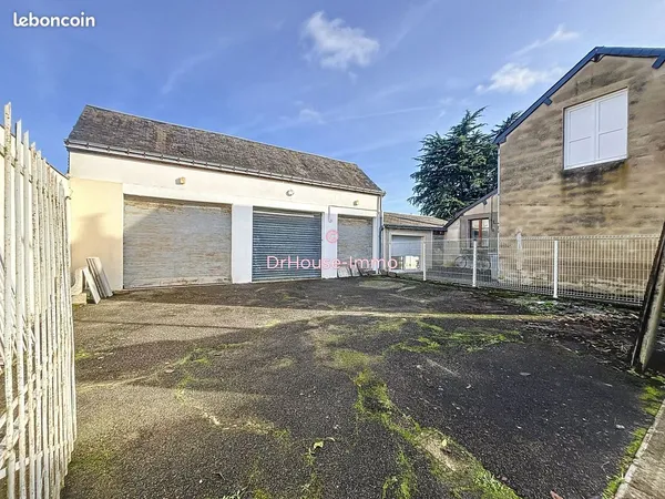 Parking/box 95 m² chateau la valliere