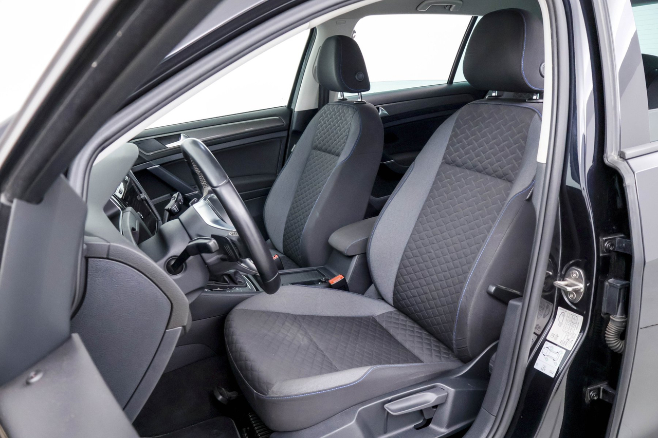 Volkswagen Golf 7 — photo 12