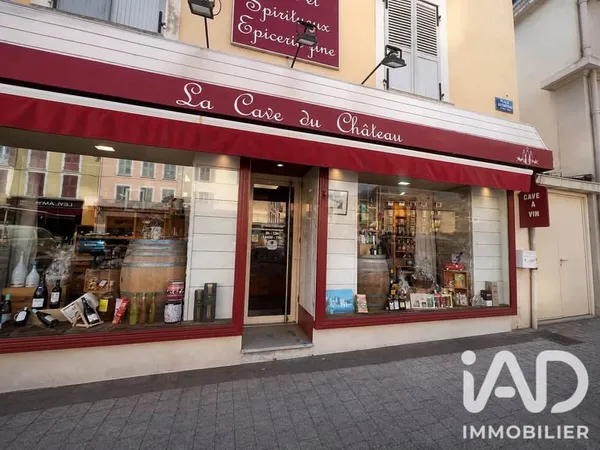 Local commercial 1 pièce 75 m²