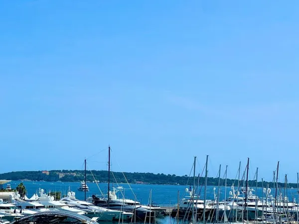 CANNES BANANE PENTHOUSE T4 DE 115M2 TROPEZIENNE DE 13M2 VUE