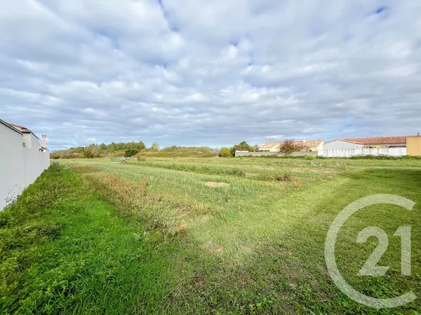 Terrain 814 m²
