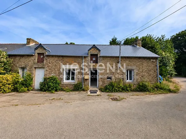 Maison à vendre à Radenac 2 chambres, 686 m² de terrain