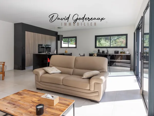 VILLA 3 CHAMBRES AVEC JARDIN ET GARAGE - BOULOURIS SAINT-RAPHAËL - 670 000 €