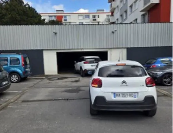Place parking intérieur Mairie de Montmagny