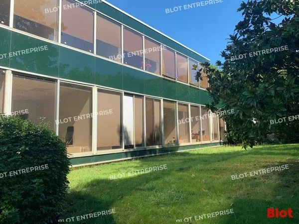 Bureaux 496 m²