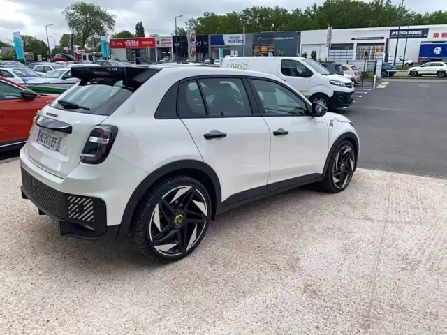 Abarth 600 e 240 ch — photo 2