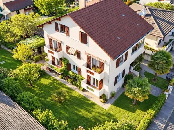Retour à la vente - exclusivité ville-la-grand immeuble de rapport emplacement no1 à 4/5 minutes à p