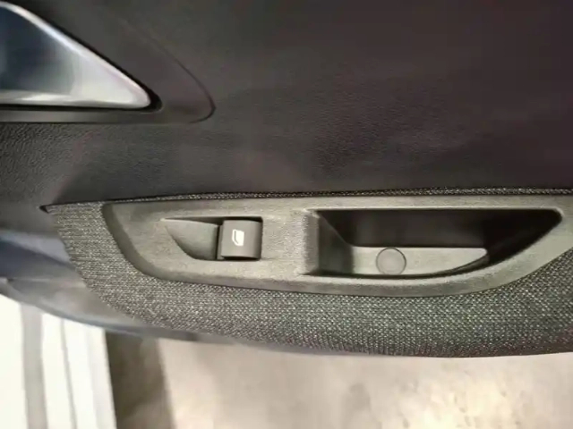 Peugeot 208 100 s&amp;s bvm6 — photo 46